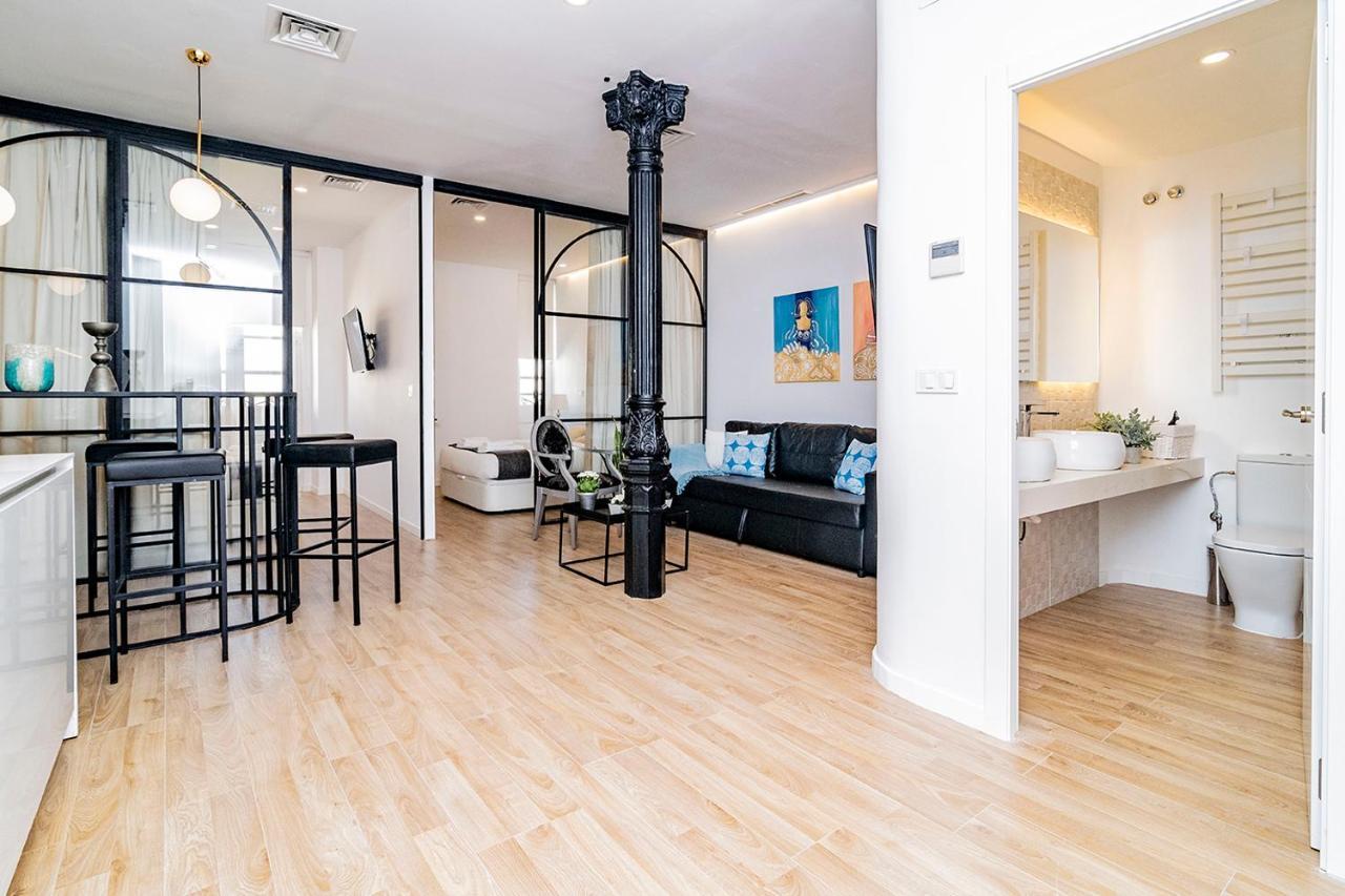 Appartamento Unbeatable Views Of Puerta Del Sol By Batuecas Madrid Esterno foto
