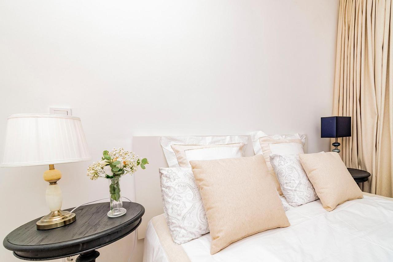 Appartamento Unbeatable Views Of Puerta Del Sol By Batuecas Madrid Esterno foto