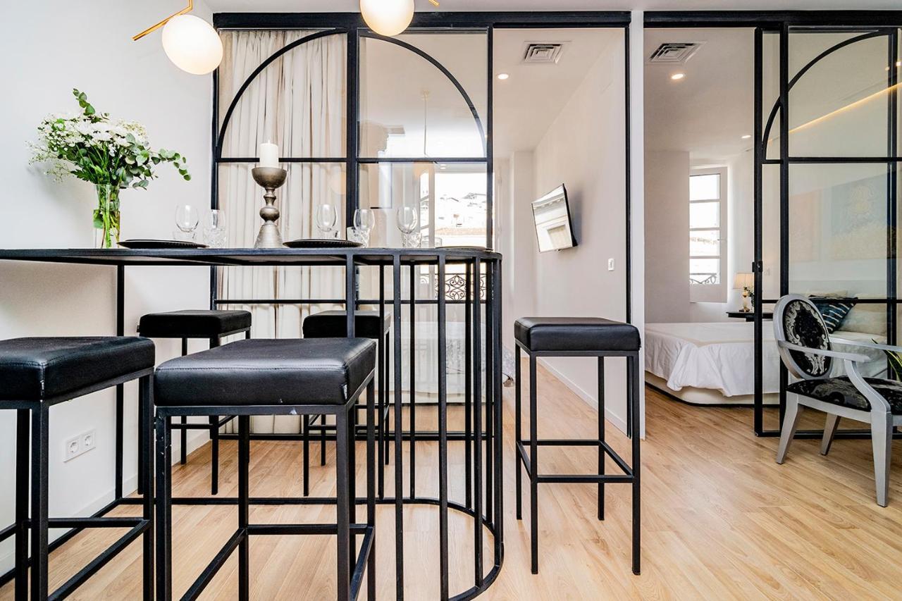 Appartamento Unbeatable Views Of Puerta Del Sol By Batuecas Madrid Esterno foto
