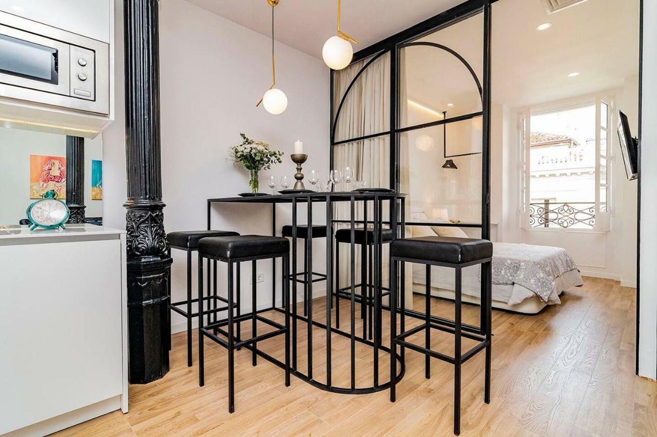 Appartamento Unbeatable Views Of Puerta Del Sol By Batuecas Madrid Esterno foto