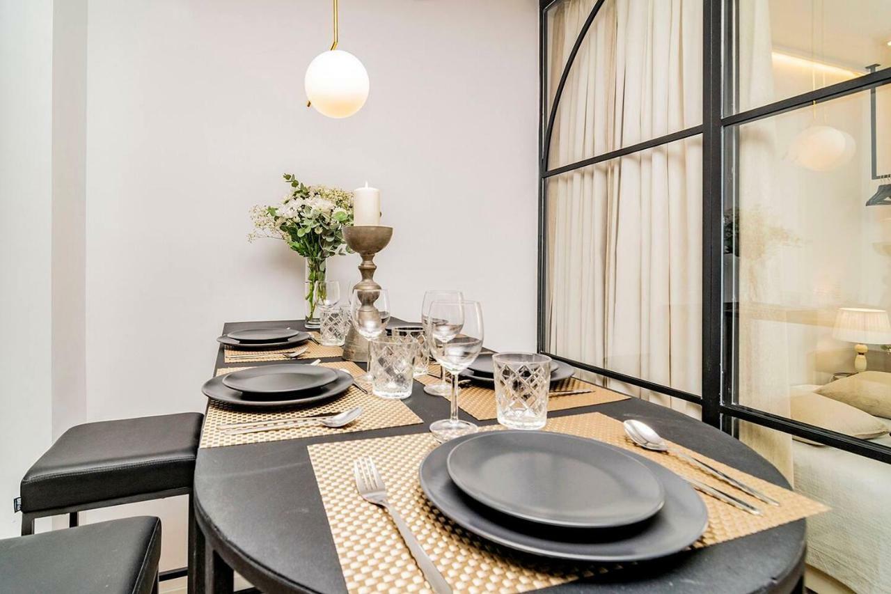 Appartamento Unbeatable Views Of Puerta Del Sol By Batuecas Madrid Esterno foto