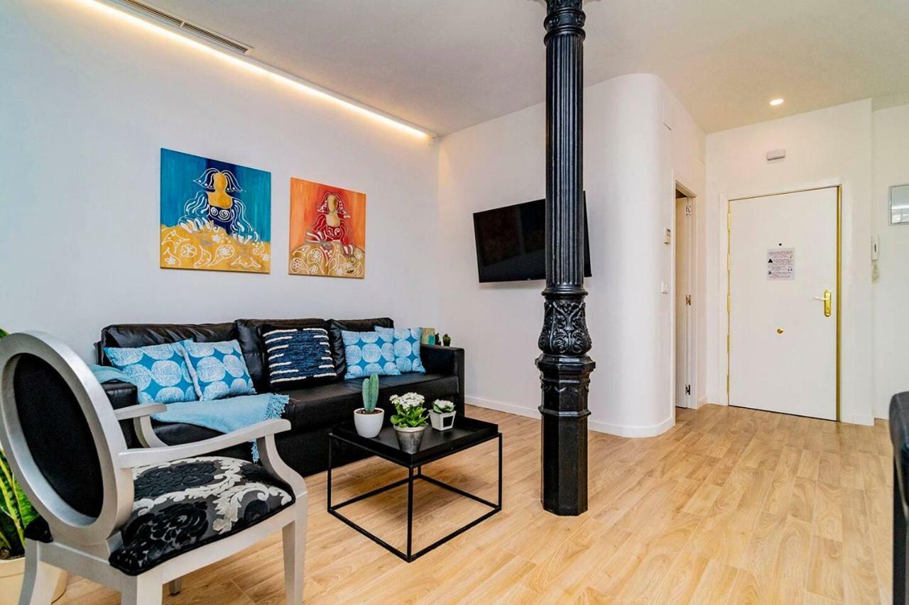 Appartamento Unbeatable Views Of Puerta Del Sol By Batuecas Madrid Esterno foto