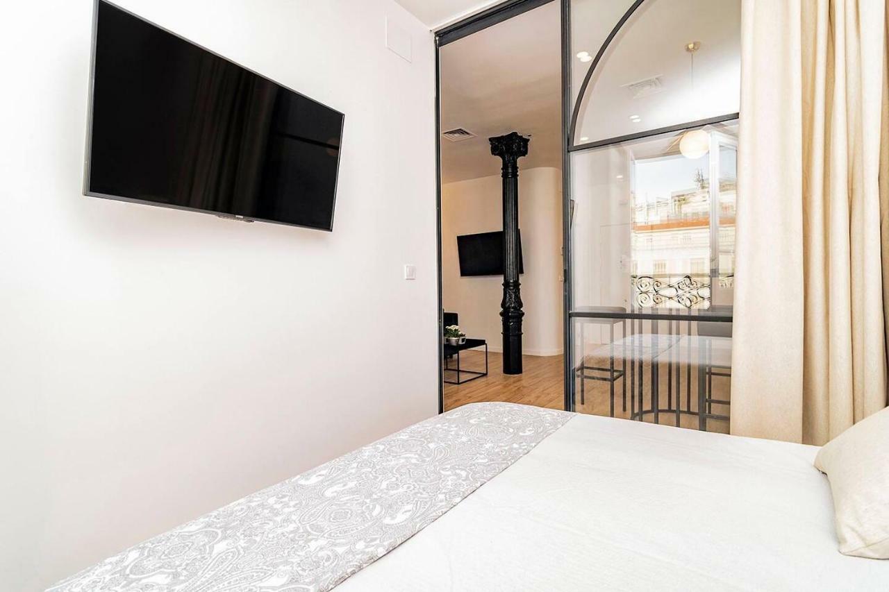 Appartamento Unbeatable Views Of Puerta Del Sol By Batuecas Madrid Esterno foto